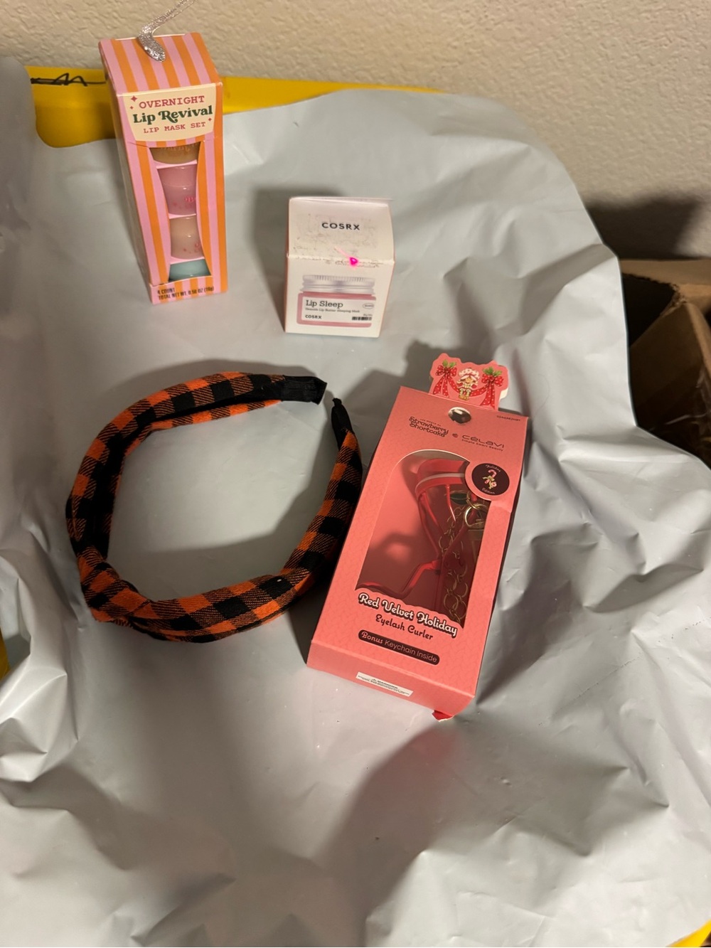 Lip, eye, and hair bundle